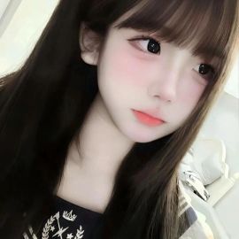 小璃爱喝奶陪玩
