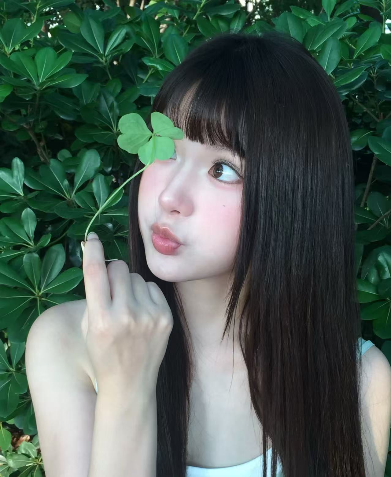 陪玩妹子美（在线）的照片1